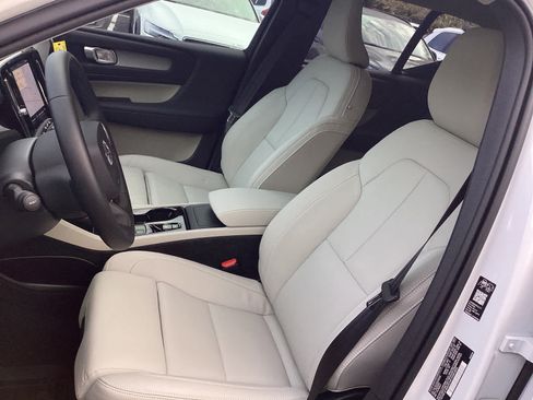 Certified 2026 Volvo XC40 B5 Plus w/ Protection Package Premier AWD/4WD image 28