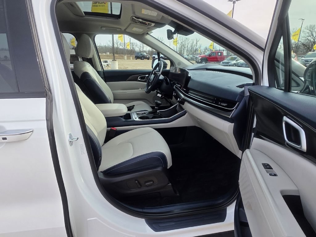 Used 2025 Kia Carnival SX Prestige FWD image 48
