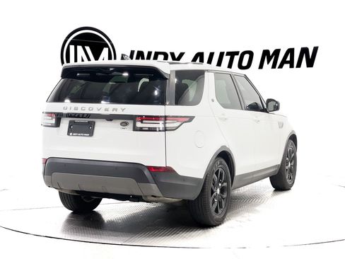 Used 2017 Land Rover Discovery SE image 4