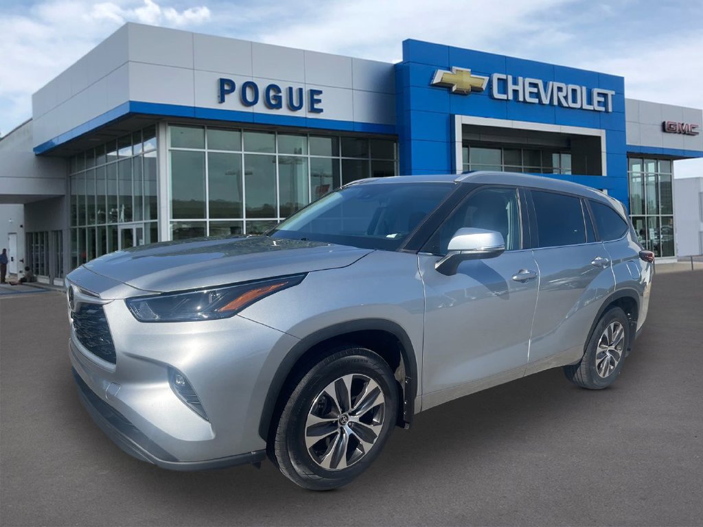 Used 2024 Toyota Highlander XLE AWD/4WD image 5