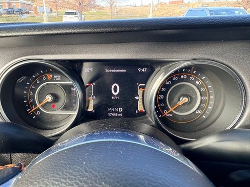 Used 2023 Jeep Gladiator Mojave w/ Cold Weather Group image 25