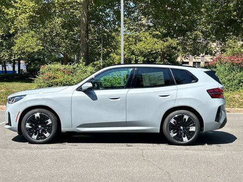 New 2026 BMW X3 xDrive30i w/ Premium Package AWD/4WD image 2