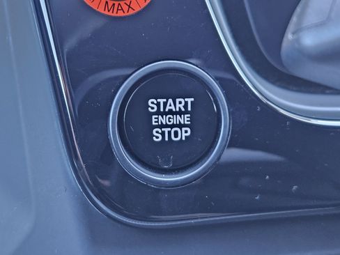 Certified 2025 Porsche Cayenne S image 21