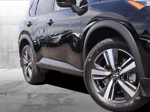 Certified 2025 Nissan Rogue SL w/ Tech Package AWD/4WD image 3