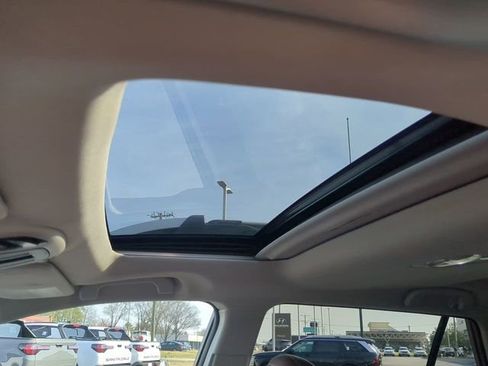 Used 2022 Subaru Outback Touring image 19