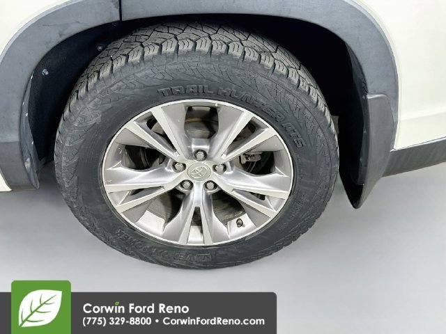 Used 2015 Toyota Highlander XLE AWD/4WD image 36