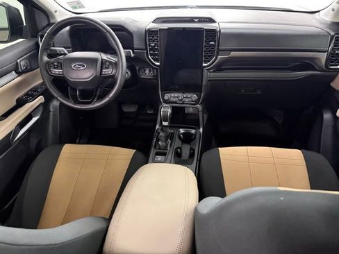 Used 2025 Ford Ranger Lariat w/ FX4 Off-Road Package image 16