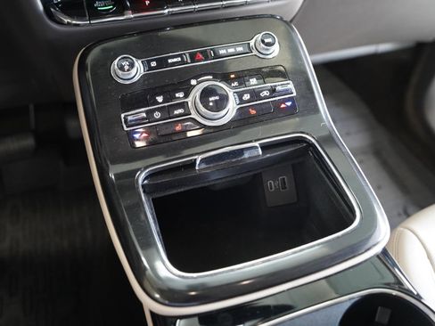 Used 2022 Lincoln Nautilus AWD w/ Premium Package image 22