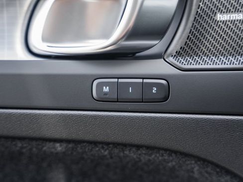 New 2026 Volvo XC40 B5 Ultra w/ Protection Package Premier image 39