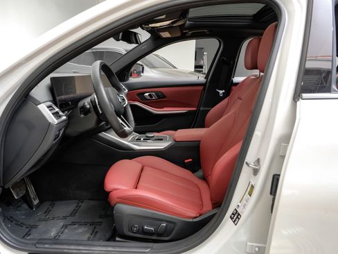 Used 2025 BMW 330i xDrive Sedan image 4