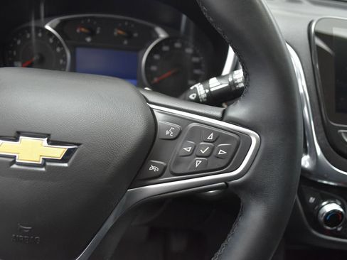Used 2023 Chevrolet Equinox Premier AWD/4WD image 9