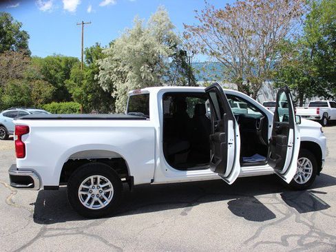 Used 2021 Chevrolet Silverado 1500 LT w/ Z71 Off-Road Package AWD/4WD image 18