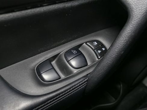 Used 2020 Nissan Rogue SV AWD/4WD image 33