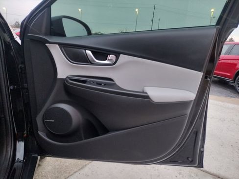Used 2023 Hyundai Kona Limited image 24