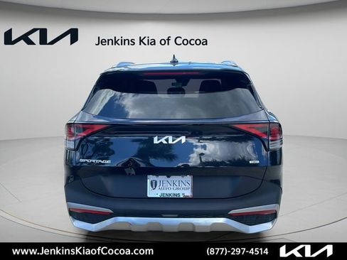 Certified 2025 Kia Sportage EX AWD/4WD image 6