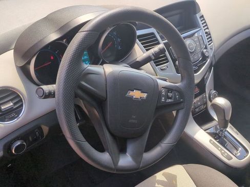 Used 2013 Chevrolet Cruze LS FWD image 14