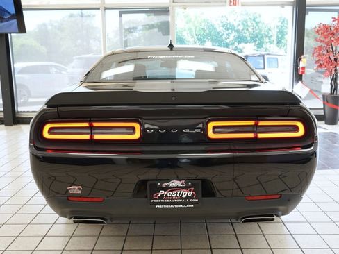 Used 2016 Dodge Challenger R/T Plus RWD image 17