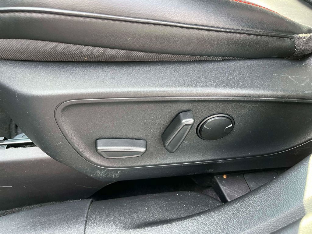 Used 2025 Ford Escape ST-Line Select AWD/4WD image 29