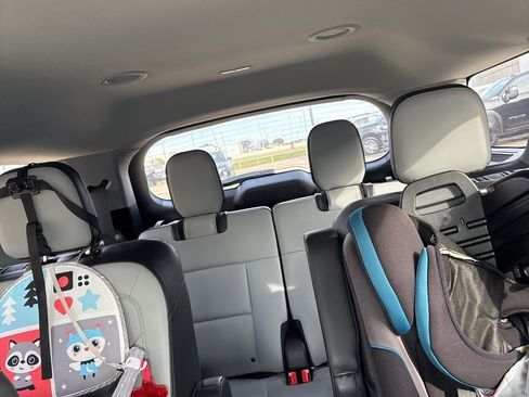 Used 2021 Ford Explorer XLT w/ Equipment Group 202A image 13