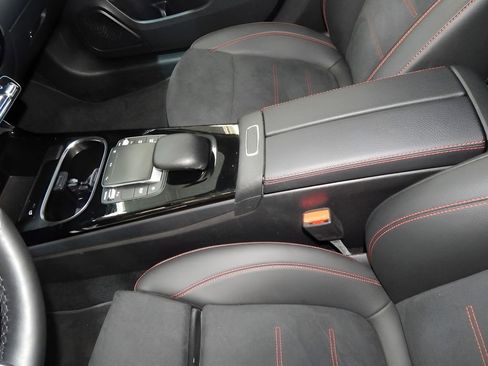Used 2022 Mercedes-Benz A 220 4MATIC image 17