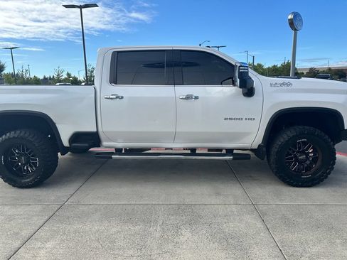 Used 2020 Chevrolet Silverado 2500 High Country w/ Z71 Off-Road Package AWD/4WD image 5
