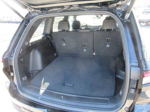 New 2025 Jeep Grand Cherokee Altitude image 5