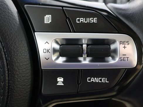 Used 2019 Kia Cadenza Technology FWD image 12