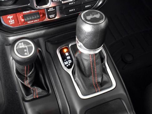 Used 2022 Jeep Wrangler Unlimited Rubicon w/ LED Lighting Group AWD/4WD image 35
