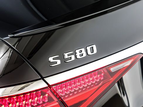 Certified 2025 Mercedes-Benz S 580 4MATIC Sedan image 11
