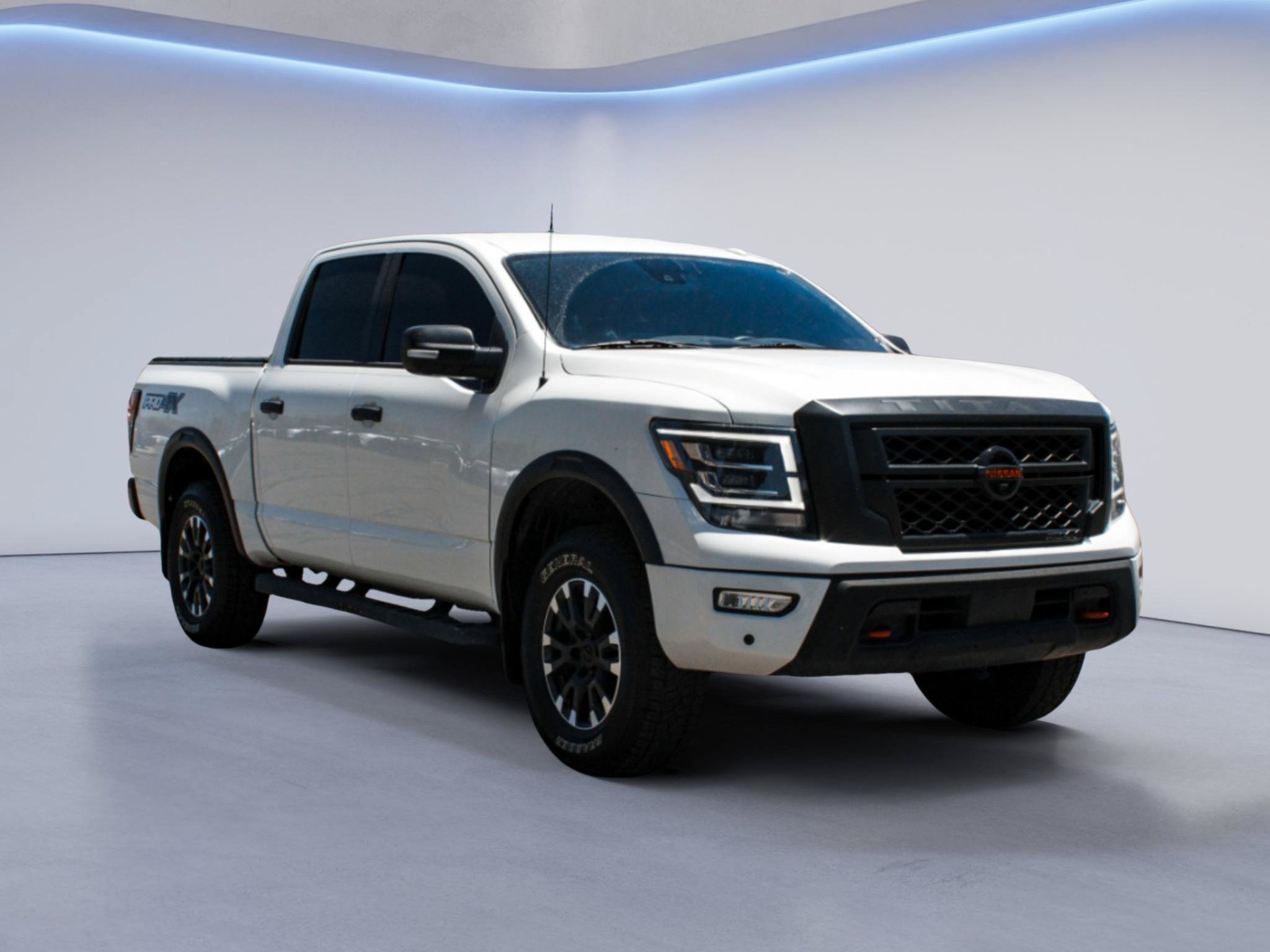 Used 2021 Nissan Titan PRO-4X w/ Pro-4x Convenience Package AWD/4WD image 3