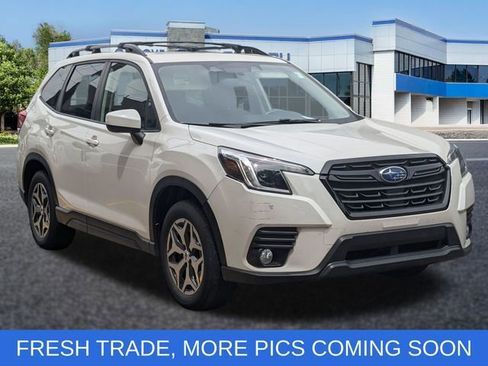 Used 2023 Subaru Forester Premium AWD/4WD image 1