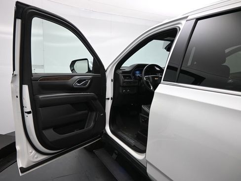 Used 2023 Chevrolet Tahoe Premier image 9