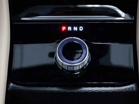 Certified 2025 Jeep Grand Cherokee Limited w/ Black Appearance Package image 17