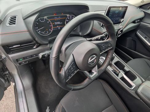 Certified 2023 Nissan Sentra SR FWD image 11