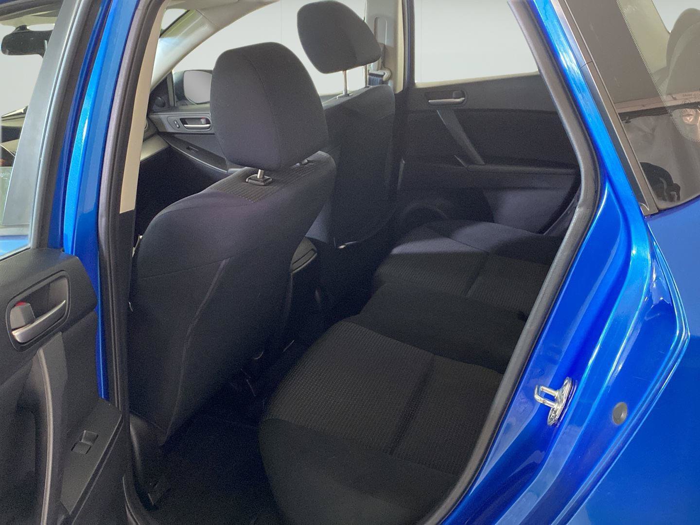 Used 2012 MAZDA MAZDA3 i Touring FWD image 18