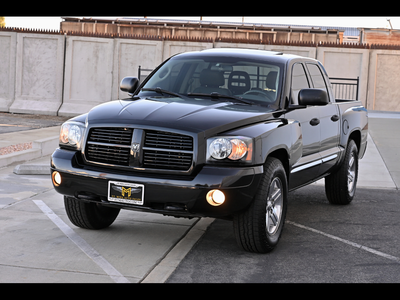 Used 2007 Dodge Dakota Laramie w/ Sun & Wheel Value Group AWD/4WD image 1