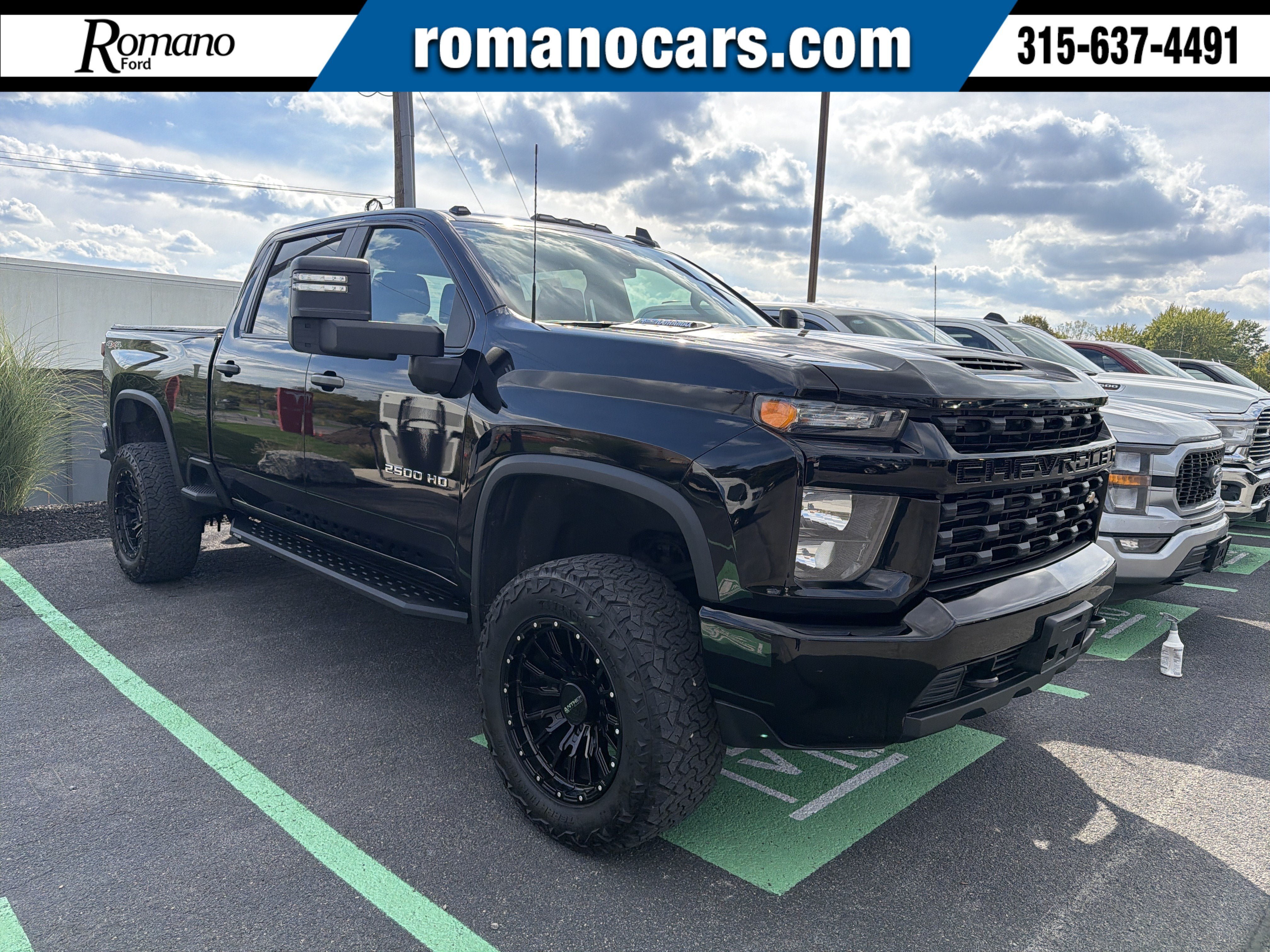 Used 2022 Chevrolet Silverado 2500 Custom w/ Custom Value Package AWD/4WD image 1