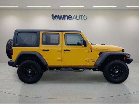 Used 2018 Jeep Wrangler Unlimited Sport S AWD/4WD image 6