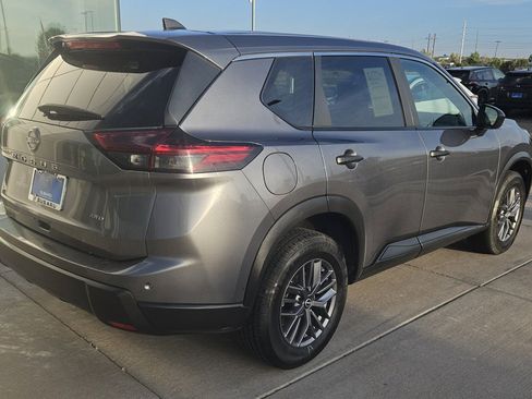 Used 2024 Nissan Rogue S AWD/4WD image 5