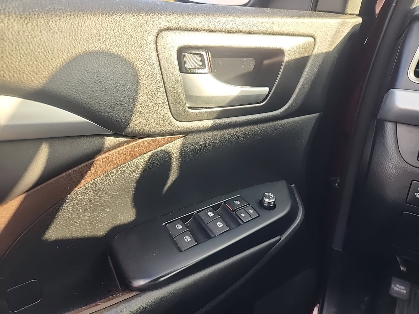 Used 2016 Toyota Highlander XLE AWD/4WD image 15
