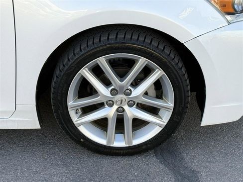 Used 2016 Lexus CT 200h image 10