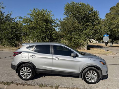 Used 2021 Nissan Rogue Sport S FWD image 1