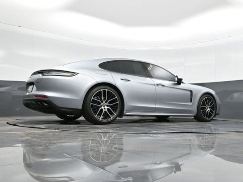 Certified 2023 Porsche Panamera 4 Platinum Edition image 38