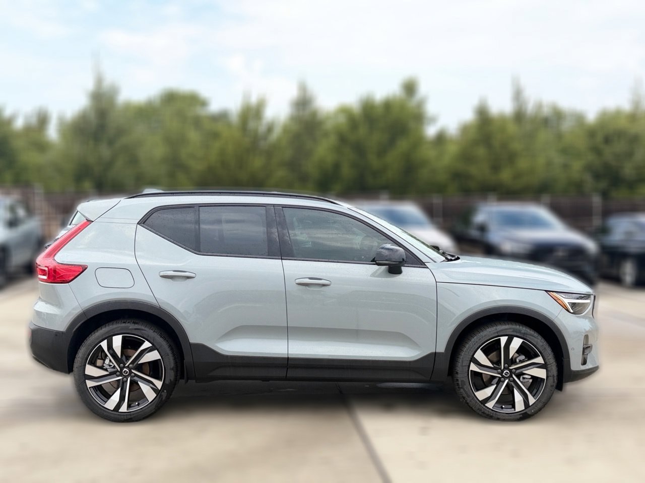 New 2026 Volvo XC40 B5 Ultra w/ Protection Package Premier AWD/4WD image 5
