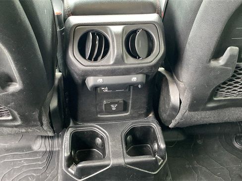 Used 2021 Jeep Gladiator Rubicon image 15