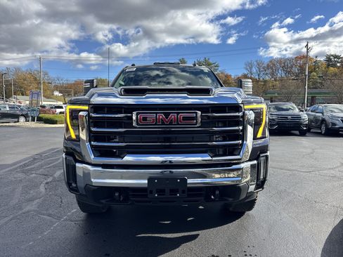 New 2026 GMC Sierra 2500 SLE w/ Preferred Package image 2