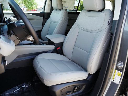 New 2026 Ford Explorer Active w/ Active Comfort Package AWD/4WD image 13