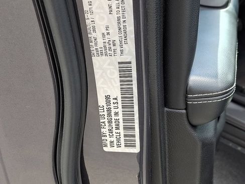 Used 2022 Jeep Grand Cherokee Limited AWD/4WD image 29