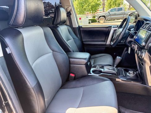 Used 2018 Toyota 4Runner SR5 Premium AWD/4WD image 16