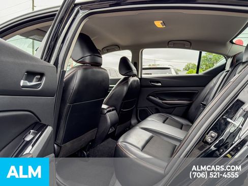 Used 2024 Nissan Altima 2.5 SR FWD image 15